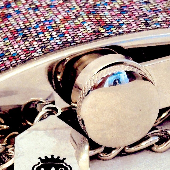 Stainless Steal Sequined Metal Flask With Chain By Wild Eye Designs 3.5" - Picture 10 of 10